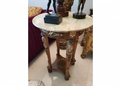 שולחן צרפתי עתיק לנוי (Gueridon) מתקופת נפוליאון  (עגול)