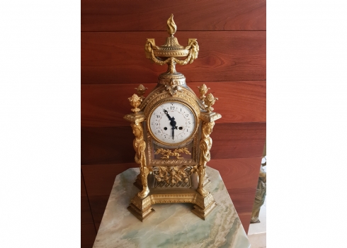 שעון צרפתי עתיק מסוג 'Four glass mantel clock'