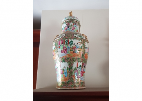 זוג אגרטלים סינים עתיקים ליצוא (Chinese export porcelain)