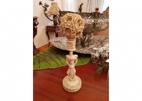 דור מסתורין סיני עתיק ומעמד תואם, עשויים שנהב