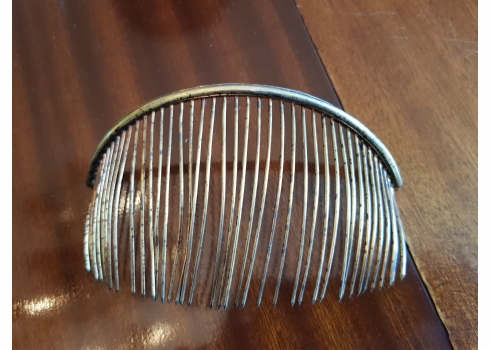 מסרקיה לנזר (Tiara Comb) עשויה כסף מצופה זהב