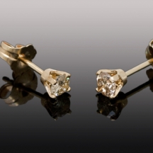 עגילי זהב ויהלומים