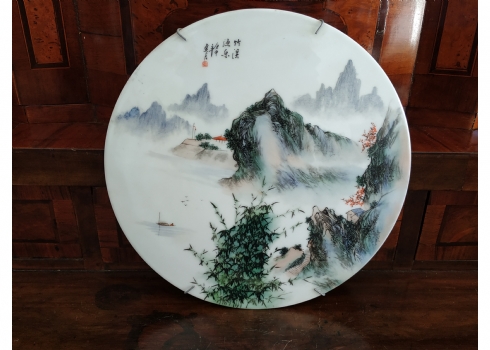 מדליון חרסינה סיני מעוטר ציורי יד