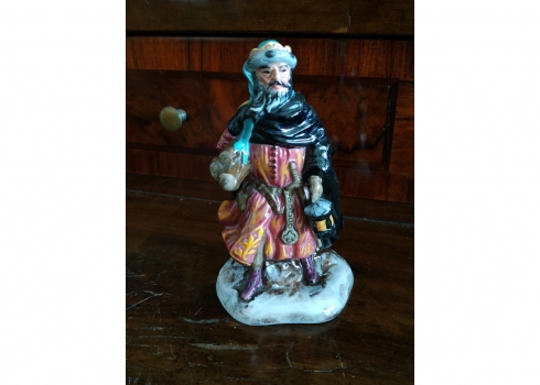 פסלון חרסינה אנגלי מתוצרת: 'רויאל דולטון' (Royal Doulton)