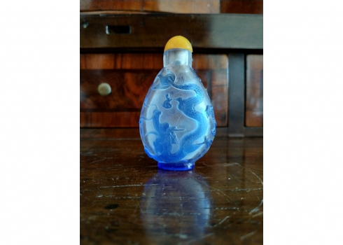 בקבוק הרחה (Snuff bottle) סיני דקורטיבי, עשוי זכוכית