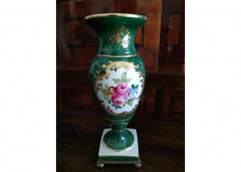 אגרטל צרפתי בסגנון 'סוורה' (Sevres)
