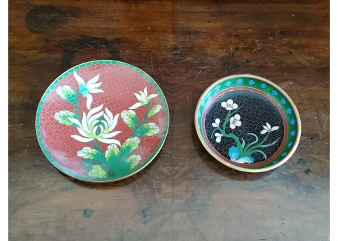 לוט של שתי צלוחיות קלאזונה (Cloisonne) סיניות ישנות