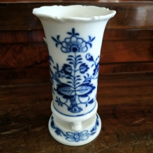 אגרטל פורצלן גרמני איכותי מתוצרת 'מייסן' (Meissen)