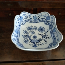 קערת פורצלן גרמנית מרובעת ועמוקה מתוצרת: 'מייסן העיר'