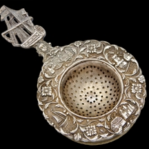 מסננת עתיקה לתה ('Drainer') עם מעמד