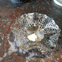 כלי אנגלי עתיק עשוי מתכת מצופה כס