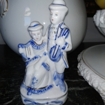 פסל חרסינה ישן