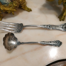 זוג כלי הגשה עתיקים מתקופת סגנון הארט נובו, עשויים מתכת מצופה כסף