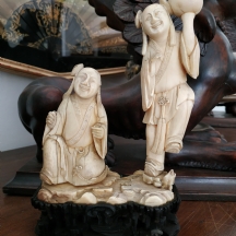 למביני דבר ולאספנים - פסל שנהב סיני עתיק בן כמאה ושבעים שנה