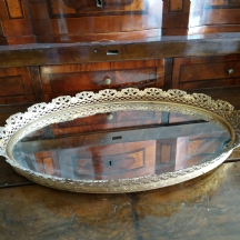 מגש תמרוקים אמריקאי ישן (ניתן גם לתליה על הקיר כמראה)