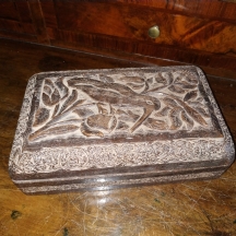 תיבת עץ אנגלו-הודית עתיקה מהמאה ה-19