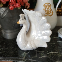 אגרטל חרס איטלקי ישן מעוצב בדמות ברבור