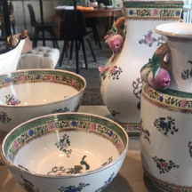 סט פורצלן סיני מרהיב (העתק של מערכת כלי אוכל בבעלות משפחת 'רוקפלר')