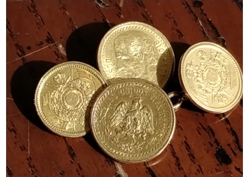 זוג חפתים לגבר עשויים זהב צהוב 18 קארט, משובצים מטבעות זהב קטנים