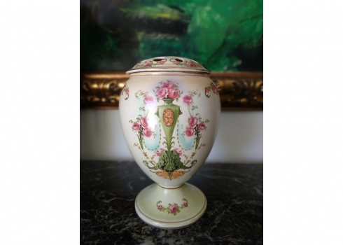 אגרטל אנגלי עתיק מסוף המאה ה-19 (ויקטוריאני) ל 'פוט פורי' (Potpourri vase)