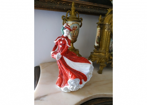 פסלון פורצלן אנגלי איכותי מתוצרת: 'Royal Doulton'