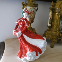 פסלון פורצלן אנגלי איכותי מתוצרת: 'Royal Doulton'