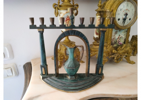 חנוכיה ישראלית ישנה ונדירה משנות החמישים כפי הנראה מתוצרת: 'פנטסיה'