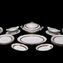 סט אוכל וכלי הגשה ישן, תוצרת פולין, עשוי פורצלן מעוטר פס בורדו ועיטורי זהב.