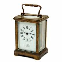 שעון עתיק מסוג 'Carriage Clock'