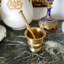 מכתש ברונזה קטן ועלי תואם