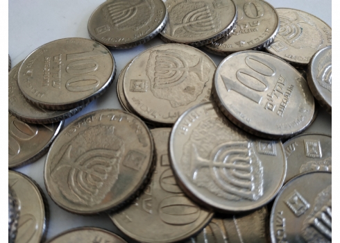 לאספני מטבעות - לוט של 30 מטבעות חנוכה של 100 שקלים.