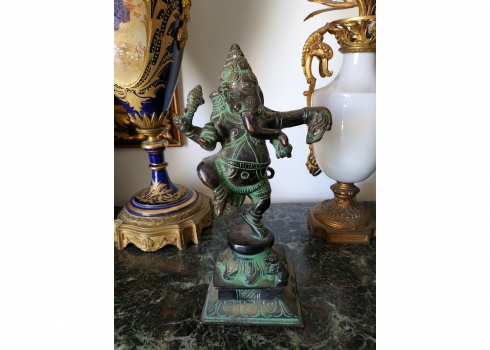 פסל ברונזה הודי מאסיבי, בדמות האל 'גנש' (Ganesha)