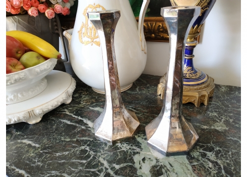 זוג פמוטי כסף של חברת 'הצורפים' עשויים כסף 'סטרלינג'