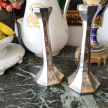 זוג פמוטי כסף של חברת 'הצורפים' עשויים כסף 'סטרלינג'