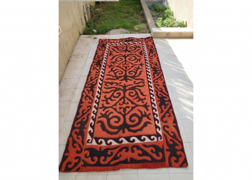 שטיח ישן, עשוי בעבודת יד
