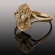 טבעת זהב ישנה משובצת פנינים