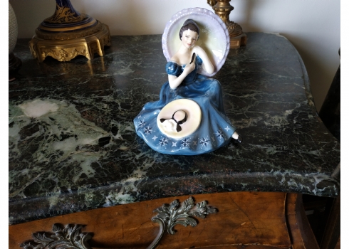 פסל חרסינה אנגלי ישן, מתוצרת 'רויאל דולטון' (Royal Doulton)