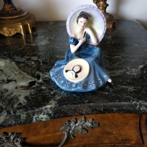 פסל חרסינה אנגלי ישן, מתוצרת 'רויאל דולטון' (Royal Doulton)
