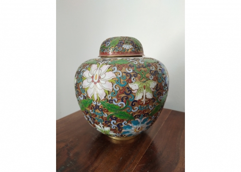 כד קלואזונה (Cloisonné) סיני ישן ויפה ומכסה תואם