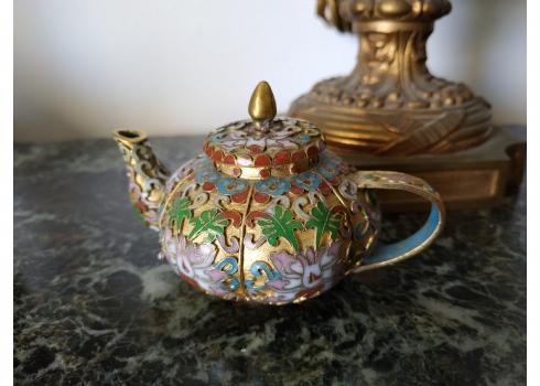 כלי קלואזונה (Cloisonné) סיני ישן וקטן מעוצב בצורת קומקום לתה