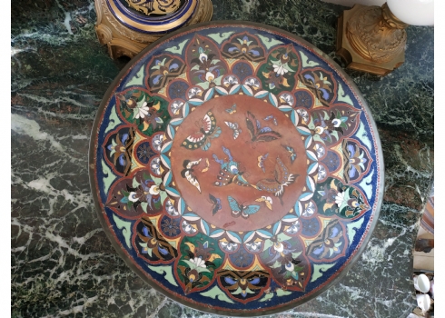 צלחת 'קלואזונה' (Cloisonne) יפנית עתיקה וגדולה מסוף המאה ה-19