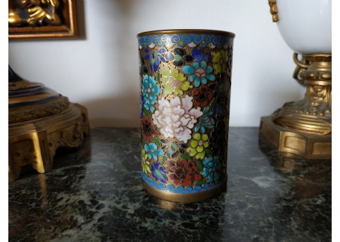 כלי קלואזונה (Cloisonné) סיני ישן מעוצב בצורת גליל