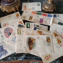 לוט של 45 מעטפות מבויילות (מעטפות יום א').