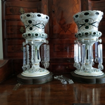 זוג מנורות בוהמיות עתיקות עשויות זכוכית בנות כמאה שנה