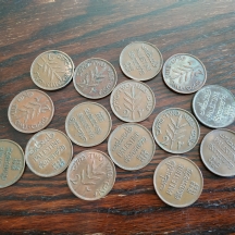 לוט של 15 מטבעות ישנים של 2 מיל.
