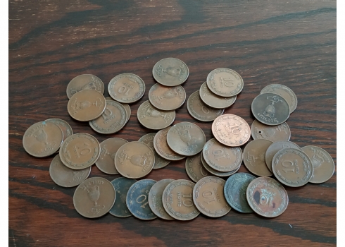 לוט של 39 מטבעות ישנים של 10 פרוטה.