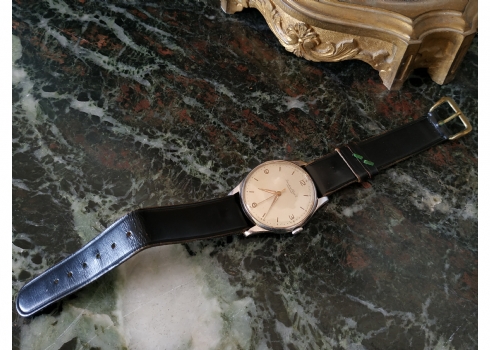 שעון יד ישן לגבר, עשוי מתכת: 'International Watch Co' (חברת: 'Schaffhausen')