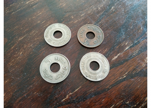 לוט של 4 מטבעות של 5 מיל מהשנים: 1939, 1927, 1946, 1942.