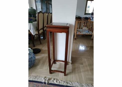 מעמד סיני להצגת פסל, אגרטל או עציץ, עשוי עץ