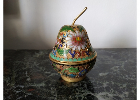 כלי קלואזונה (Cloisonne) סיני ישן ומכסה תואם המעוצב בצורת אגס